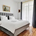 Superbe 3Br Georges V Champs Elysees